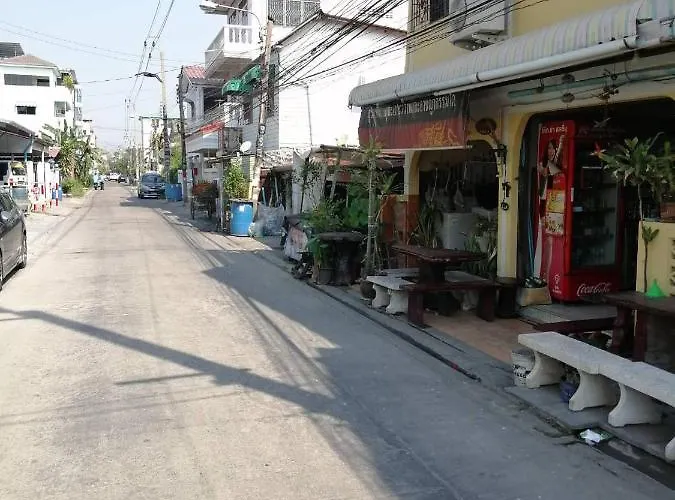 Gogoal Latkrabang * Bangkok